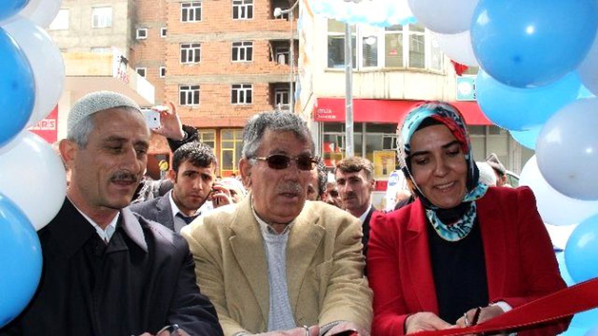 Bitlis\'te Dernek Açılışı