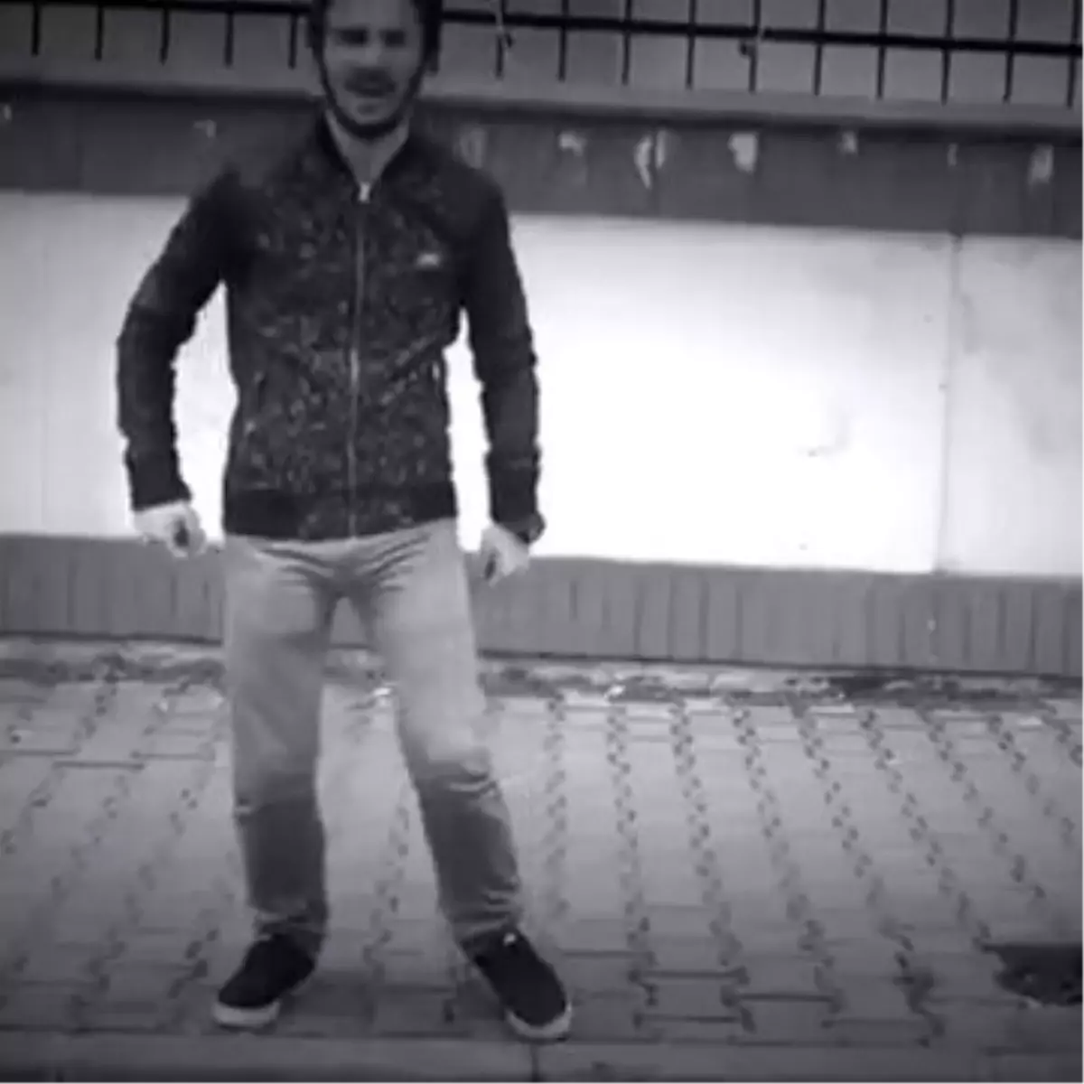 Eski Türk Filmlerindeki Çok Gerçekçi Kaza Sahnesi