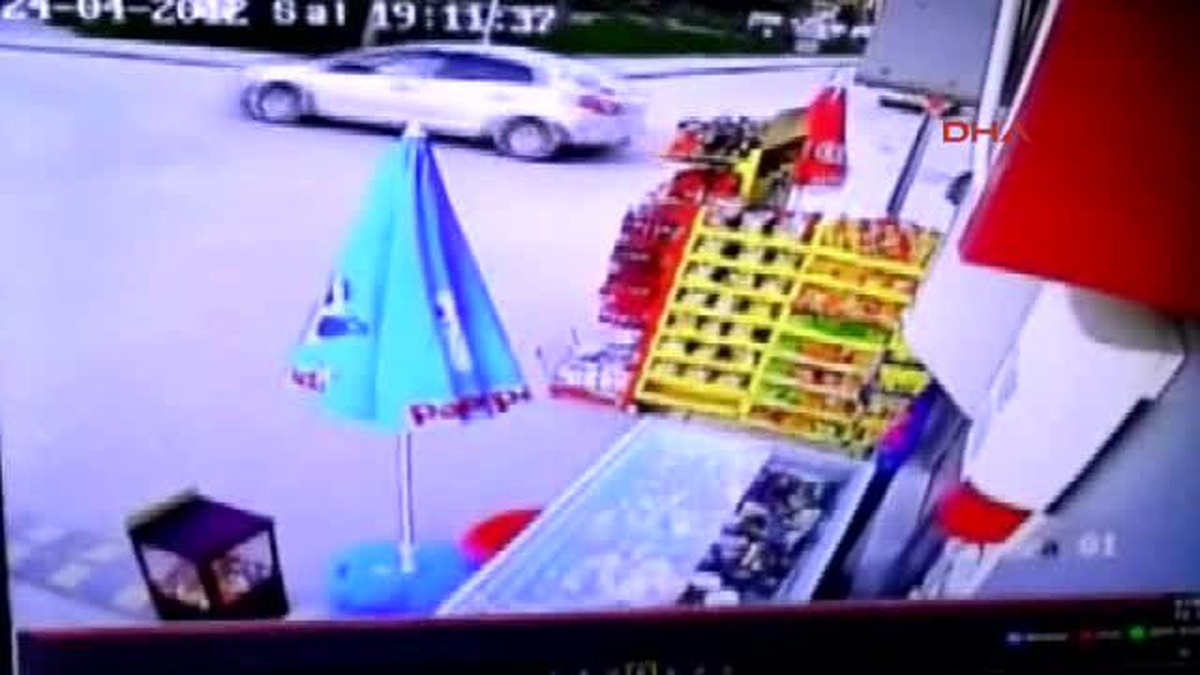 Eskişehir Motosiklet Kamyonete Çarptı 2 Yaralı