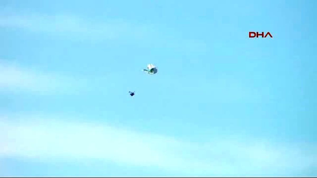 Fethiye Havada Paraşütü Kapanan Pilot Denize İndi
