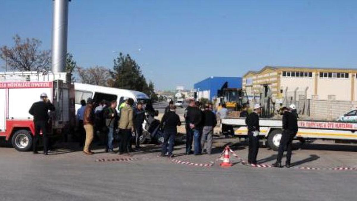 İşçi Midibüsü ile Minibüs Çarpıştı: 29 Yaralı (2) - Yeniden