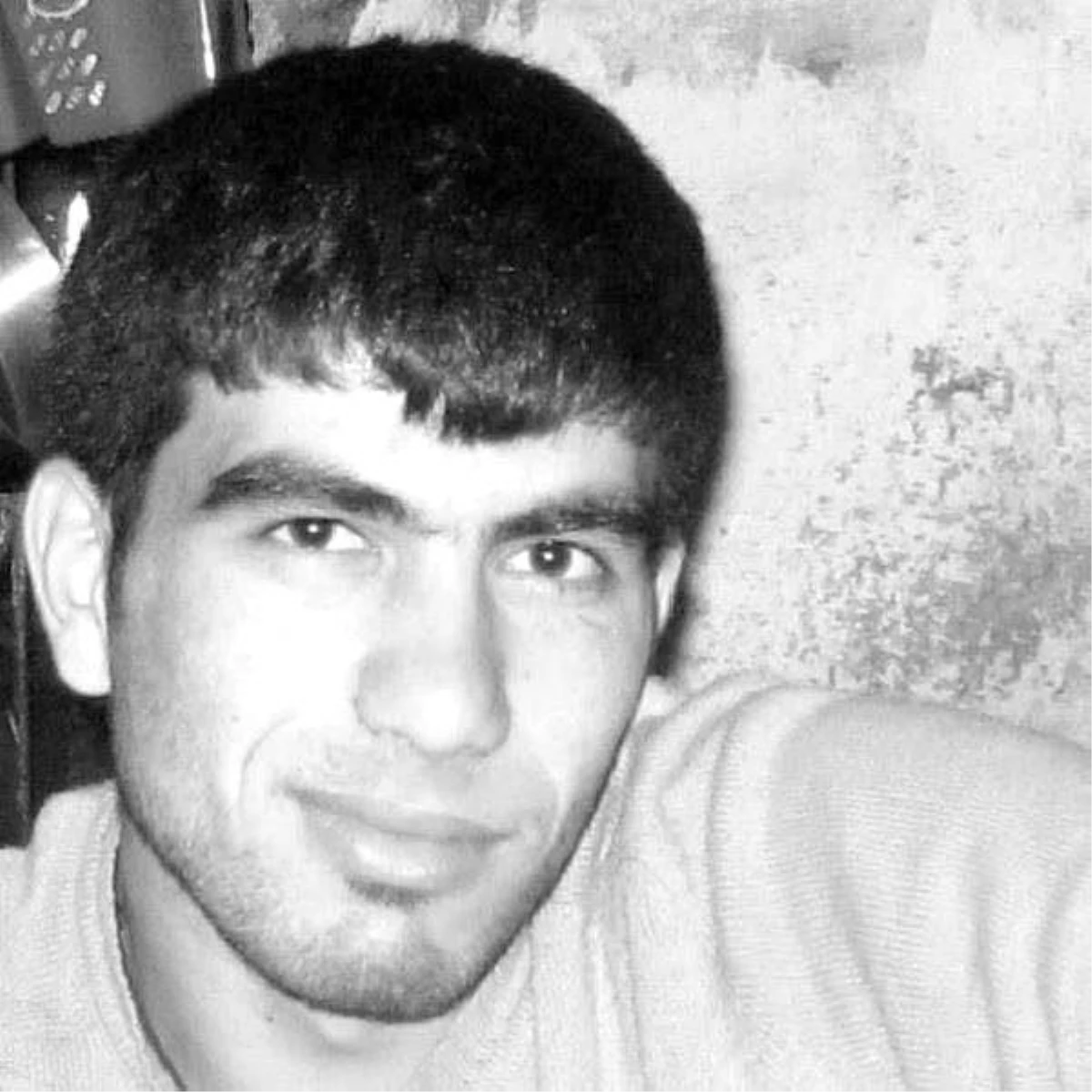 Kindar Ağabey, Kardeşini 10 Yaşındayken Topunu Kestiği İçin Öldürmüş