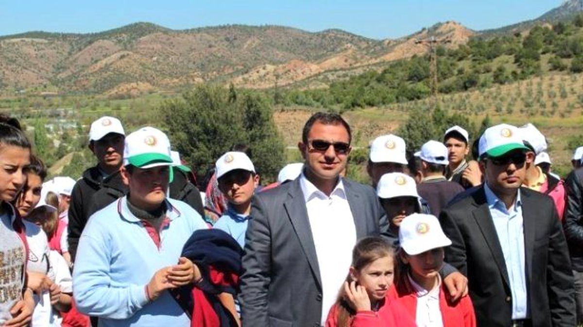 Sarıcakaya\'da 2 Bin Adet Çam Fidanı Toprakla Buluştu