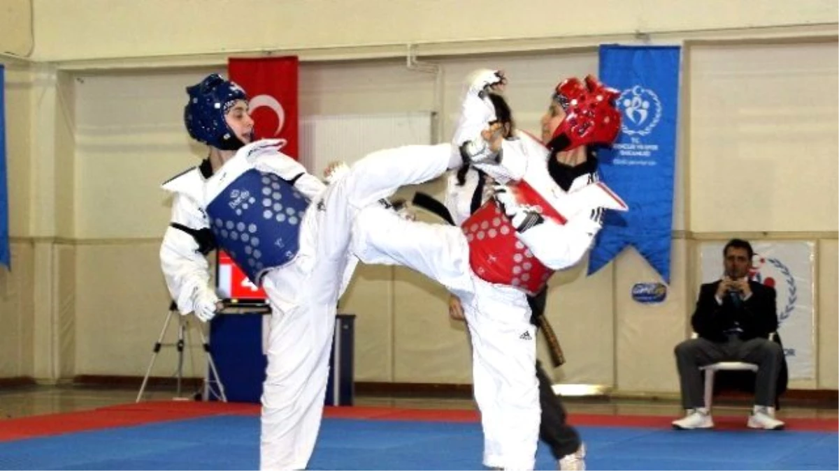 Taekwondo Türkiye Şampiyonası Adıyaman\'da Başladı