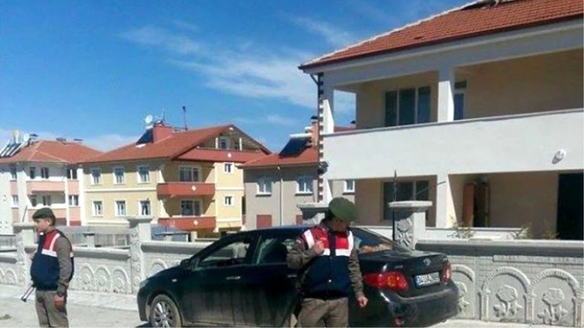 Çankırı Yaylakent Belediye Başkanının Aracı Kurşunladı