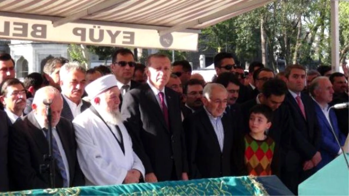 Cumhurbaşkanı Erdoğan, AK Parti\'li Erdem\'in Babasının Cenaze Törenine Katıldı