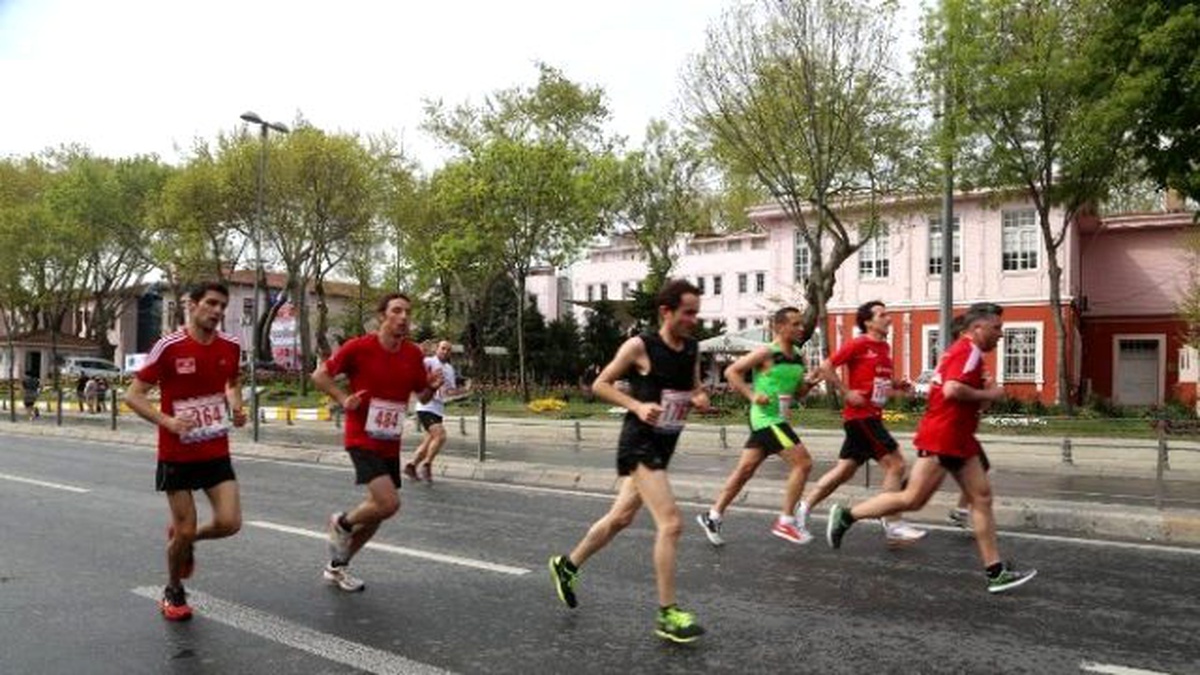 Maratonun Eyüp Güzergahı Koşuluyor