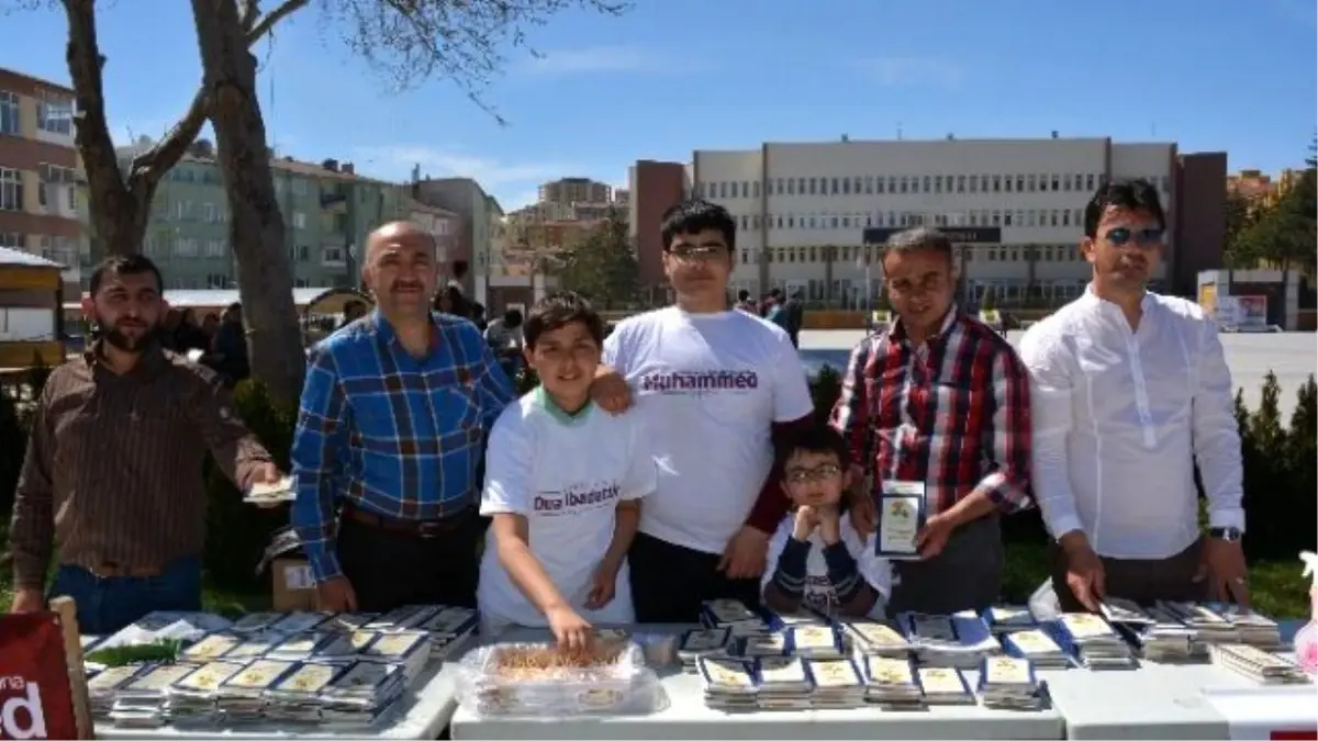 Niğde Gönüllü Eğitimciler Derneği Hadis ve Çizgi Sergisi Açtı