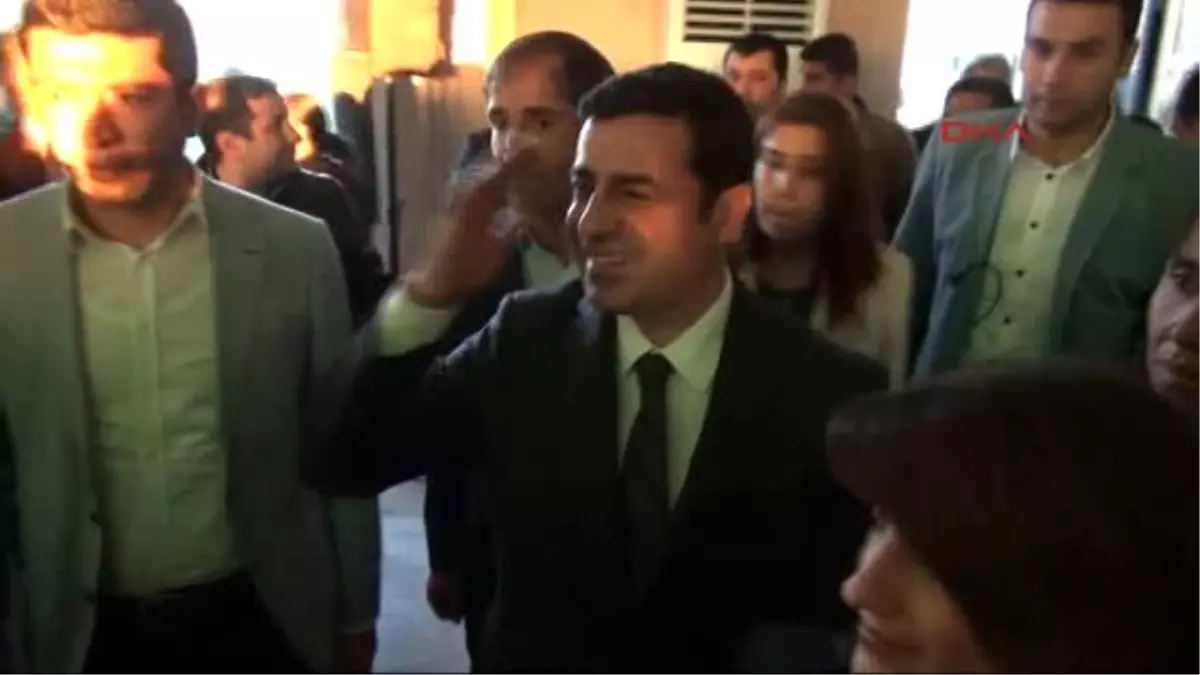 Van - Demirtaş Van\'da Dayanışma Yemeğini Katıldı