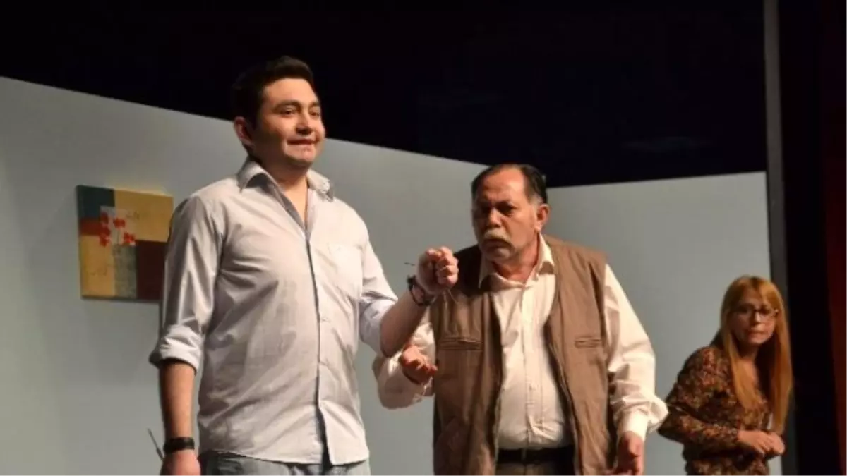 Yalancı Aranıyor" İsimli Tiyatro Oyununa Büyük İlgi