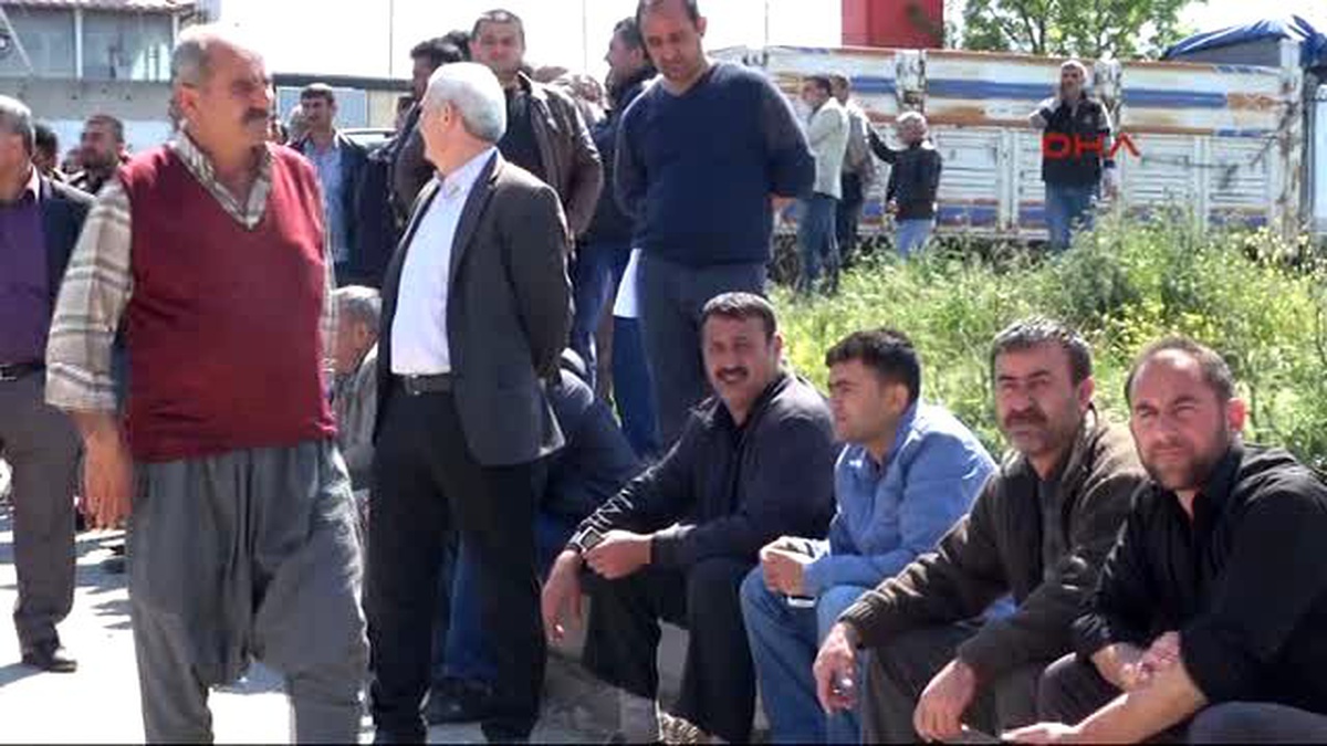 1 Kocaeli Gebze\'de Kamyonculardan Motorin Zammı Protestosu