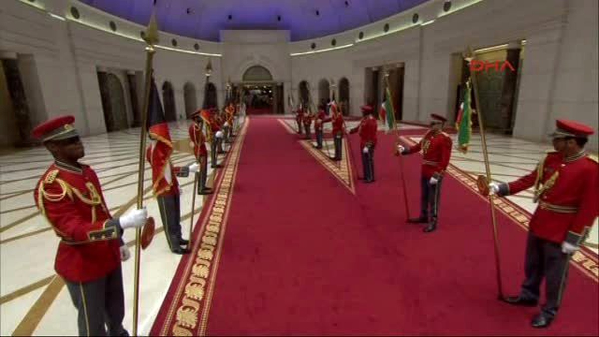 1cumhurbaşkanı Erdoğan, Kuveyt\'te Resmi Törenle Karşılandı