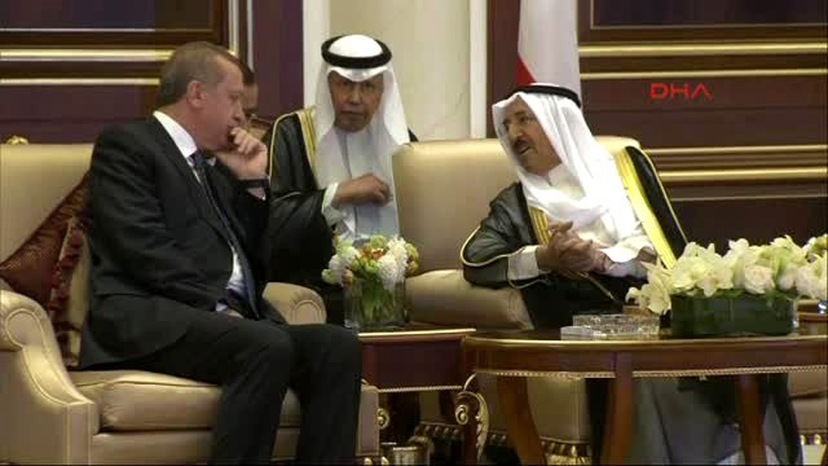 2cumhurbaşkanı Erdoğan, Kuveyt\'te Resmi Törenle Karşılandı