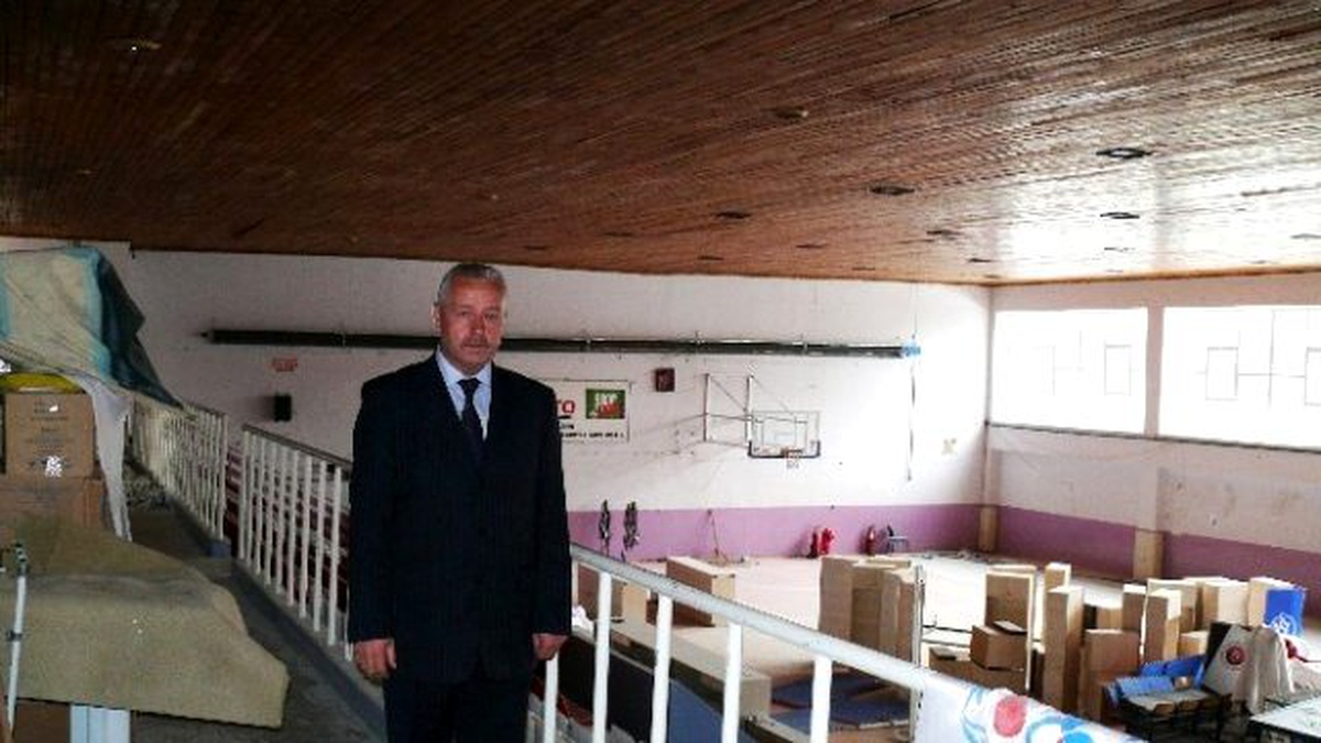 Atatürk Kapalı Spor Salonu Tadilata Girdi