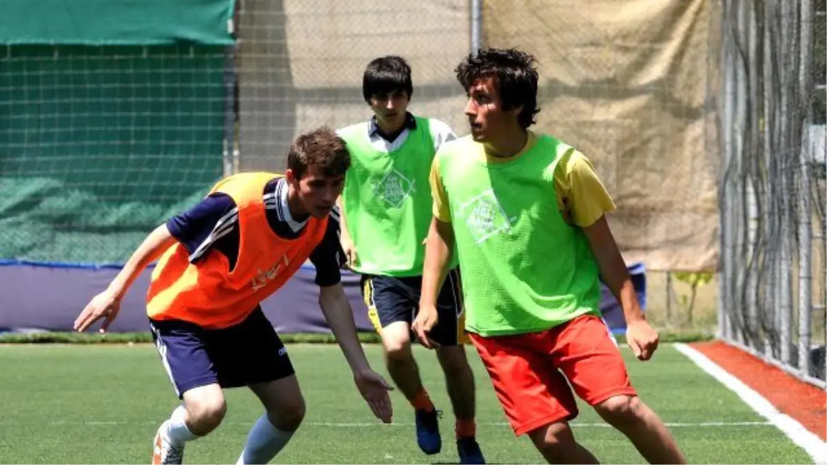 Batman'da Halı Saha Turnuvası Başladı