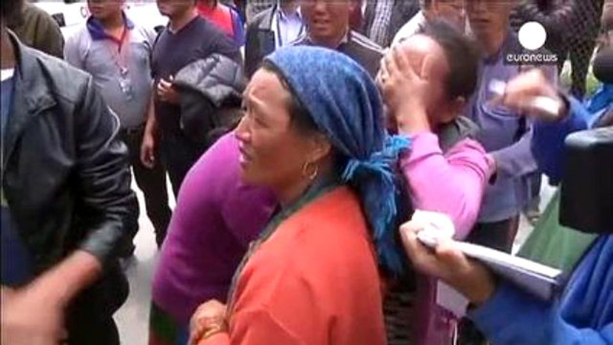 Everest\'te Yaralanan Dağcılar Tahliye Ediliyor