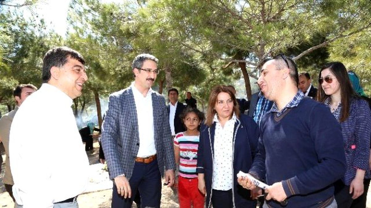 Fadıloğlu ve Milletvekili Adaylarından Piknik Yapan Vatandaşlara Ziyaret