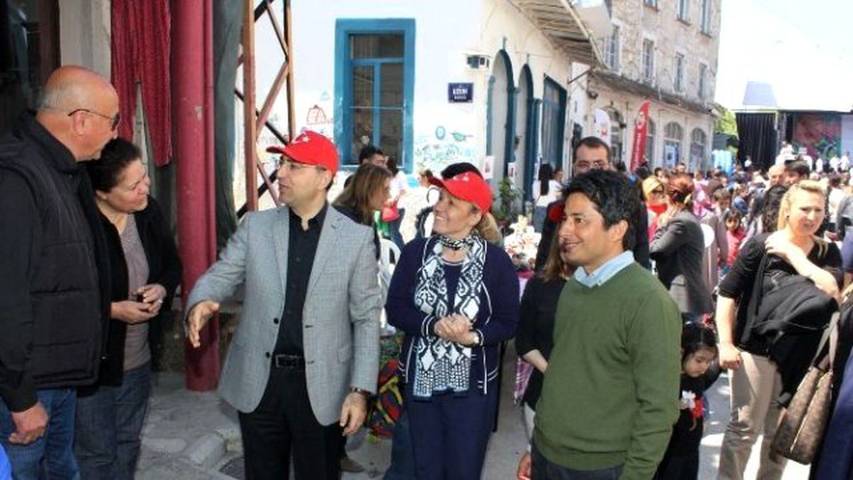 İzmir Valisi Mustafa Toprak Urla Esnafıyla Bir Araya Geldi