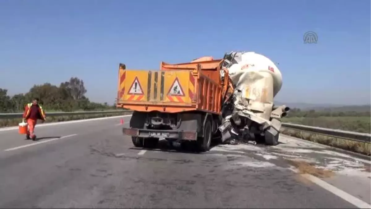 Kamyonet Tıra Arkadan Çarptı: 1 Ölü