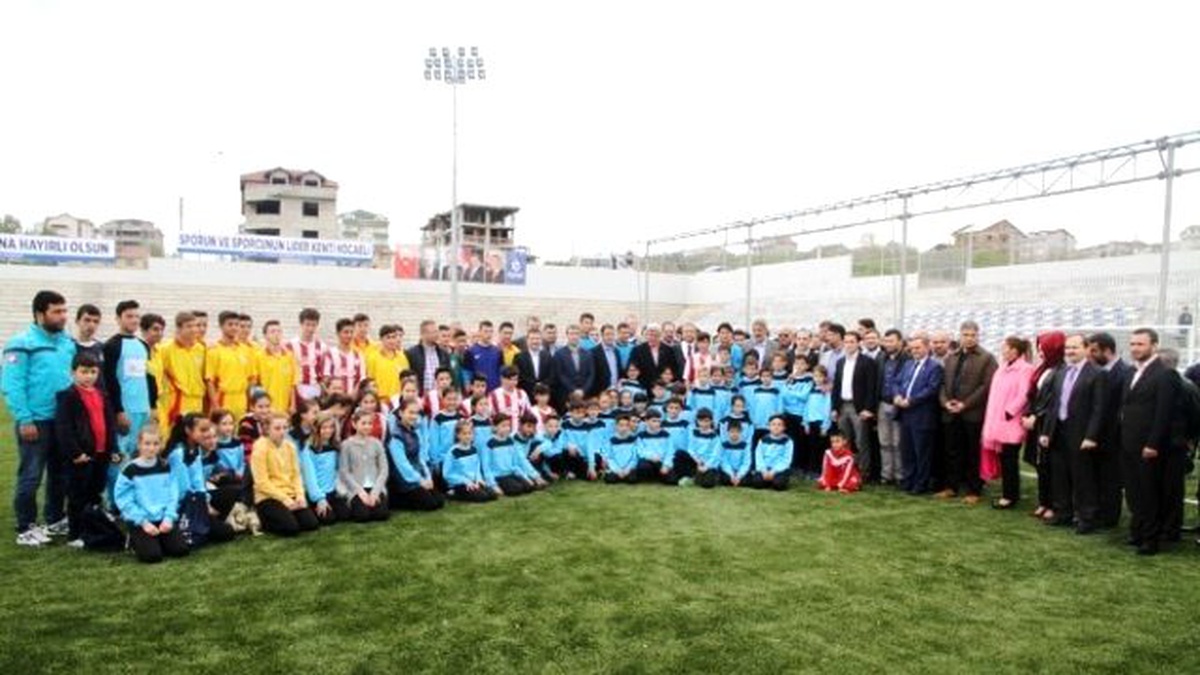 Karşıyaka Spor Kompleksi Hizmete Girdi