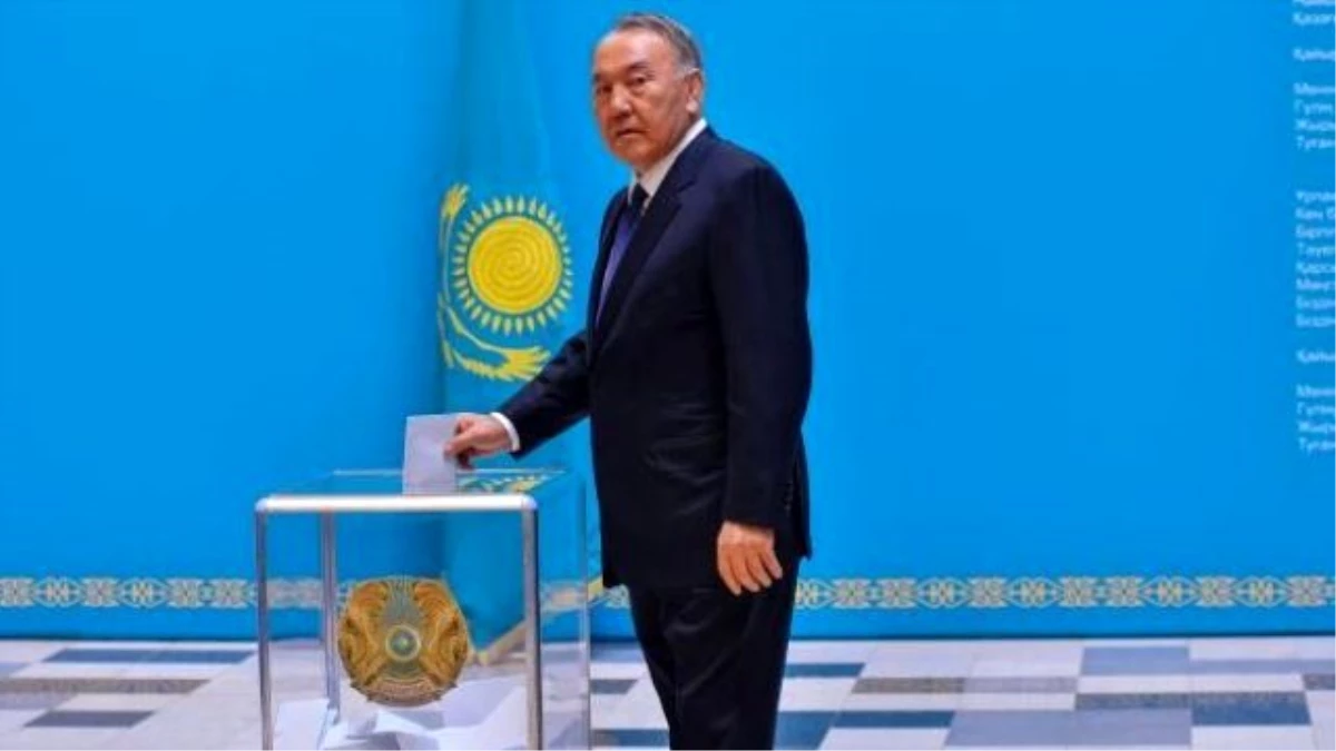Kazakistan\'da Nazarbayev Yeniden Başkan