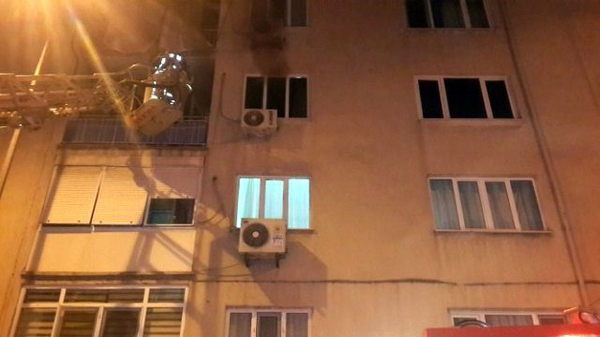 Komşusunun Evini Benzin Dökerek Ateşe Verdi