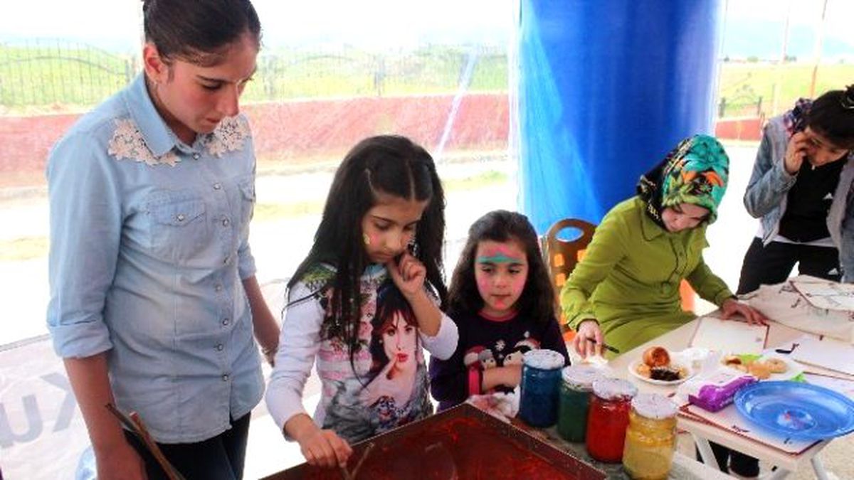 Mobil Gençlik Merkezi Gençlerle Buluştu