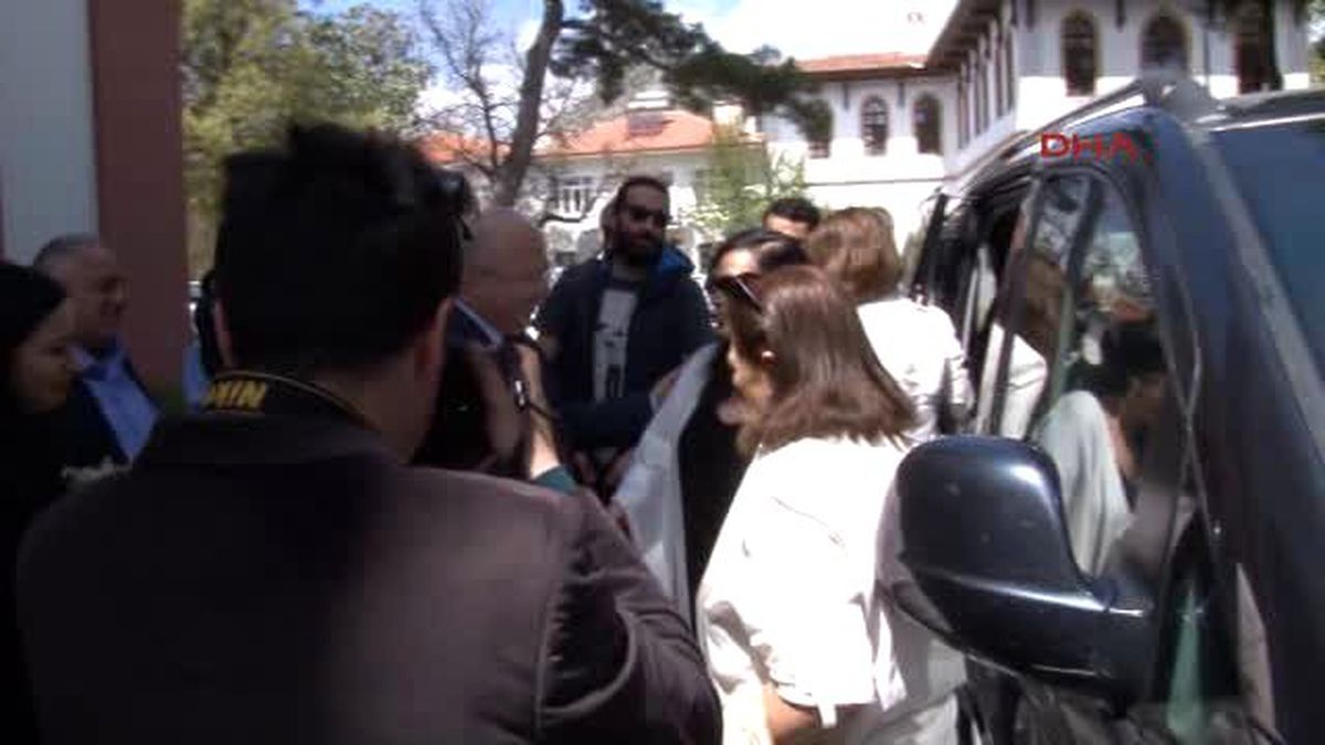 Muğla Genç Çifti Kırmayan Sinemanın Sultanı Nikah Şehitliği Yaptı