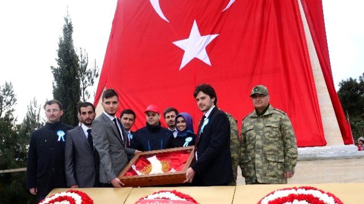 Neü 57. Alay Sancağını Van Yüzüncü Yıl Üniversitesi\'ne Teslim Etti
