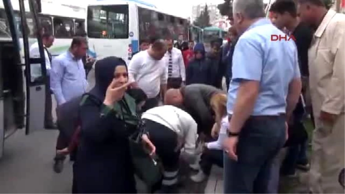 Şanlıurfa\'da Midibüsün Çarptığı Yaya Ağır Yaralandı