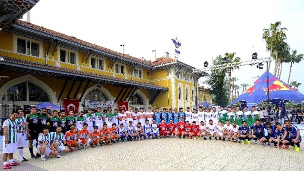 Sokak Futbolu\'nda Şampiyon Dadaş Bulls