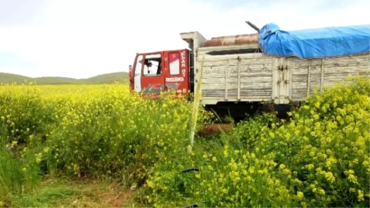 Terk Edilmiş Kamyonda 20 Ton Ham Petrol Ele Geçti