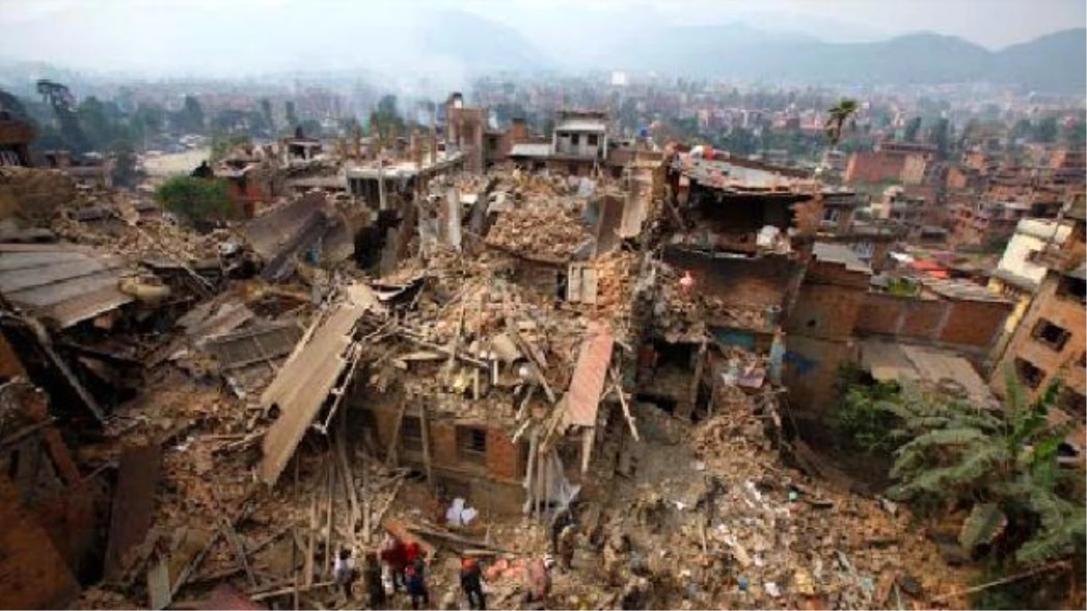 Türk Kızılayı\'ndan Nepal\'e 5 Bin Kişilik Çadır