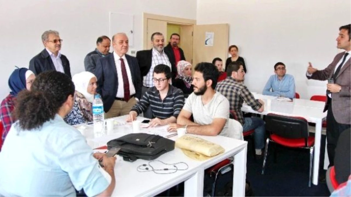 Türk ve Suriyeli Gençlere Girişimcilik Eğitimi
