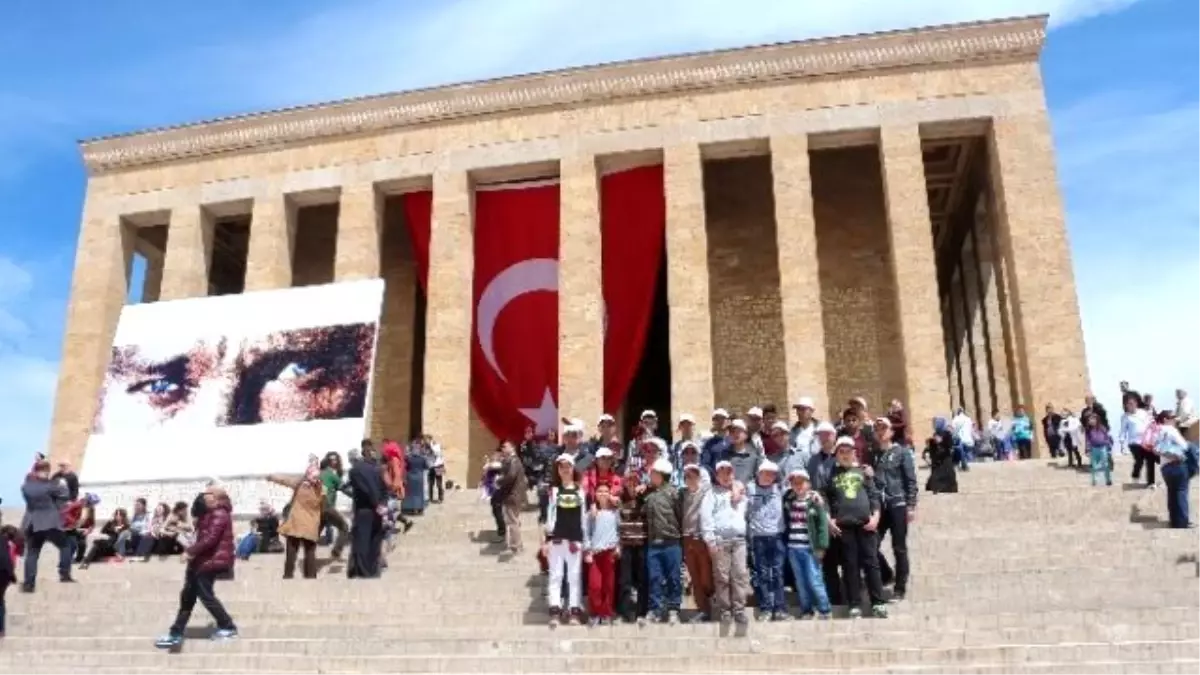 Yunaklı Öğrenciler Ankara\'ya Gezdi