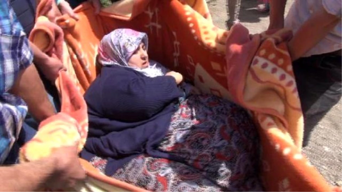250 Kiloluk Kadın Battaniyeyle Taşındı