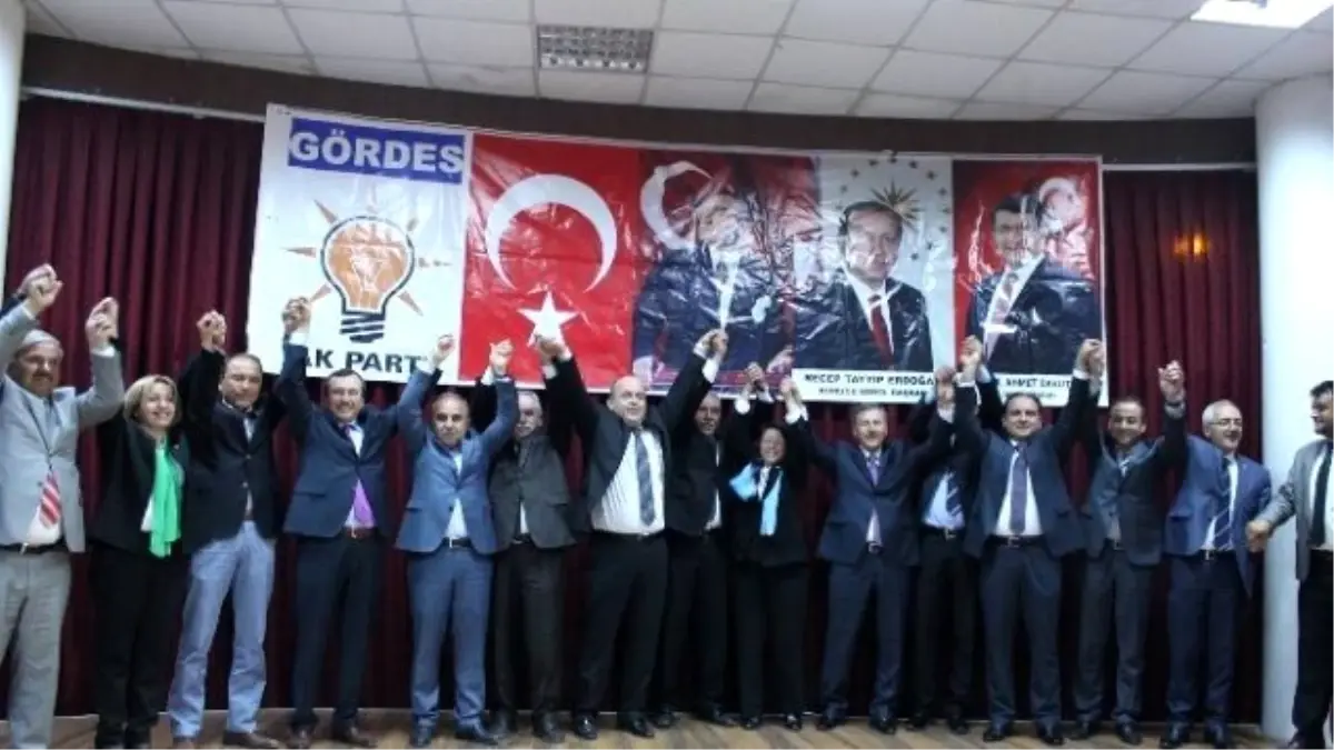 AK Parti\'den Gördes\'te Coşkulu Aday Tanıtımı