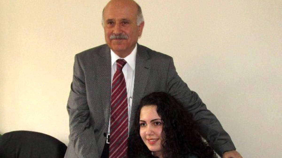 Ayaklarıyla Resim Yapan Rabia, İlk Diplomasını Aldı