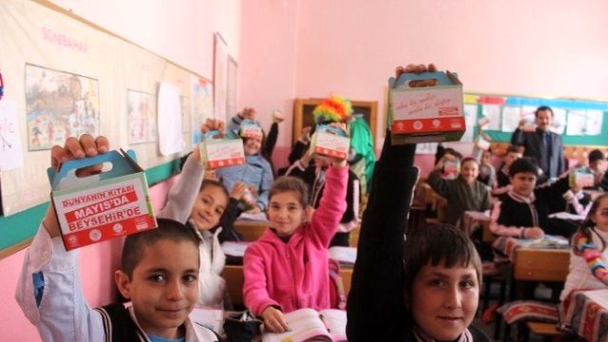 Beyşehir\'de Kitap Fuarının Okullarda Tanıtımı Gerçekleştirildi