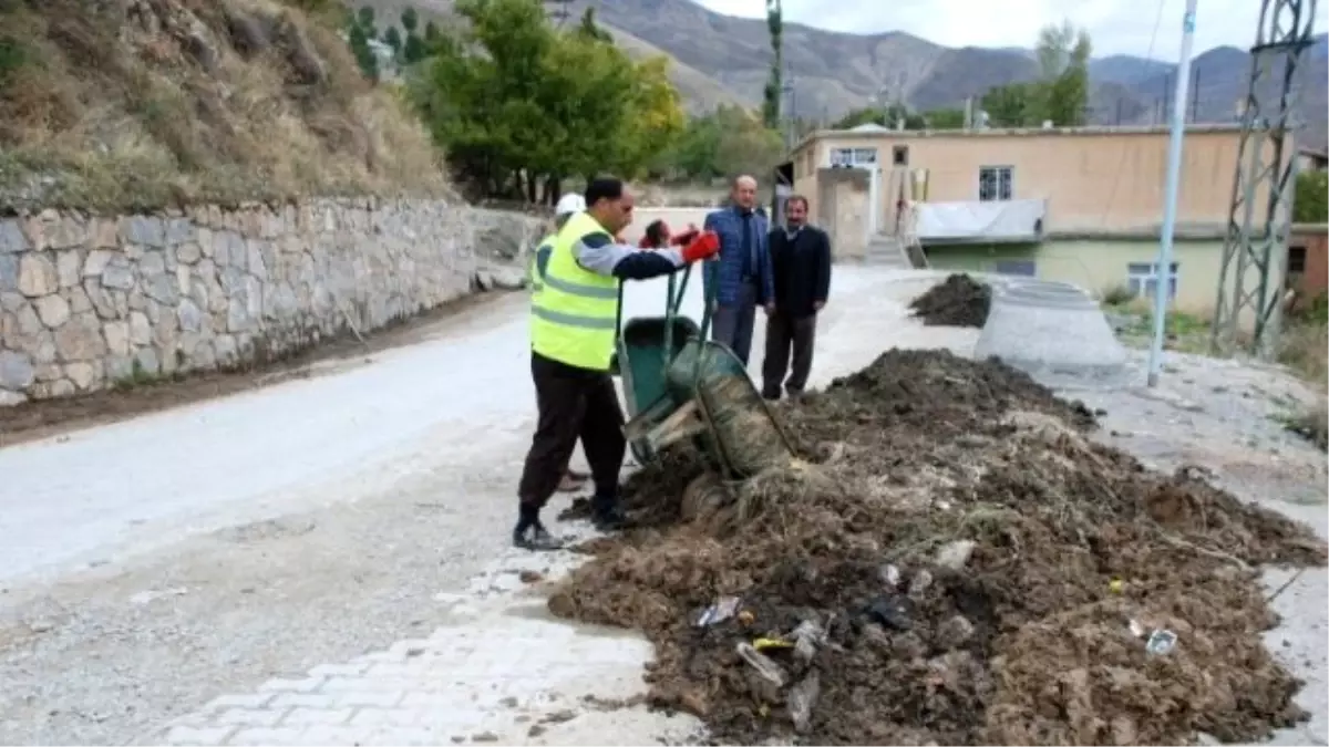 Bitlis Belediyesi\'nin Temizlik Çalışmaları Devam Ediyor