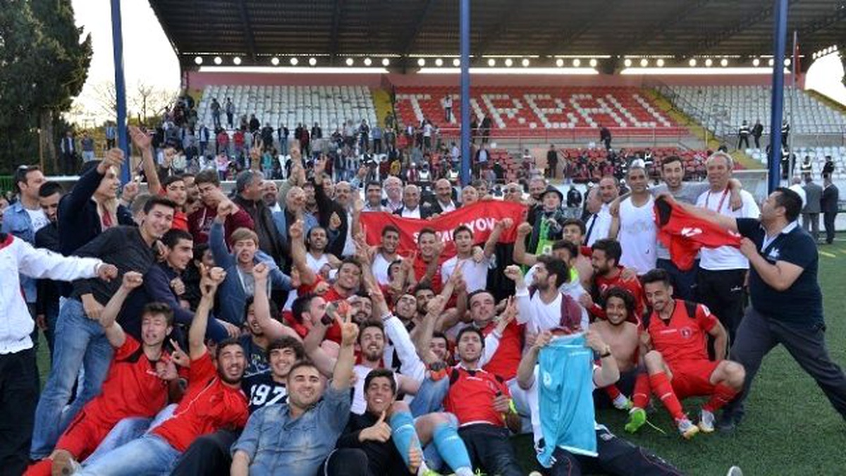 Çiğli Belediyespor Bal Ligi\'ne Yükseldi
