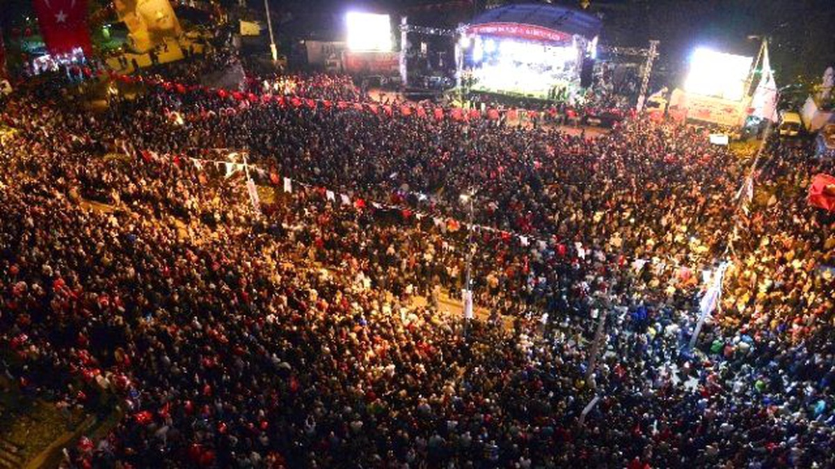 Cumhuriyet Meydanı\'na 19 Mayıs İzni Bekleniyor