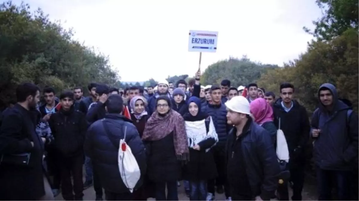 Erzurum Gençliği Şehitlere Vefasını Gösterdi