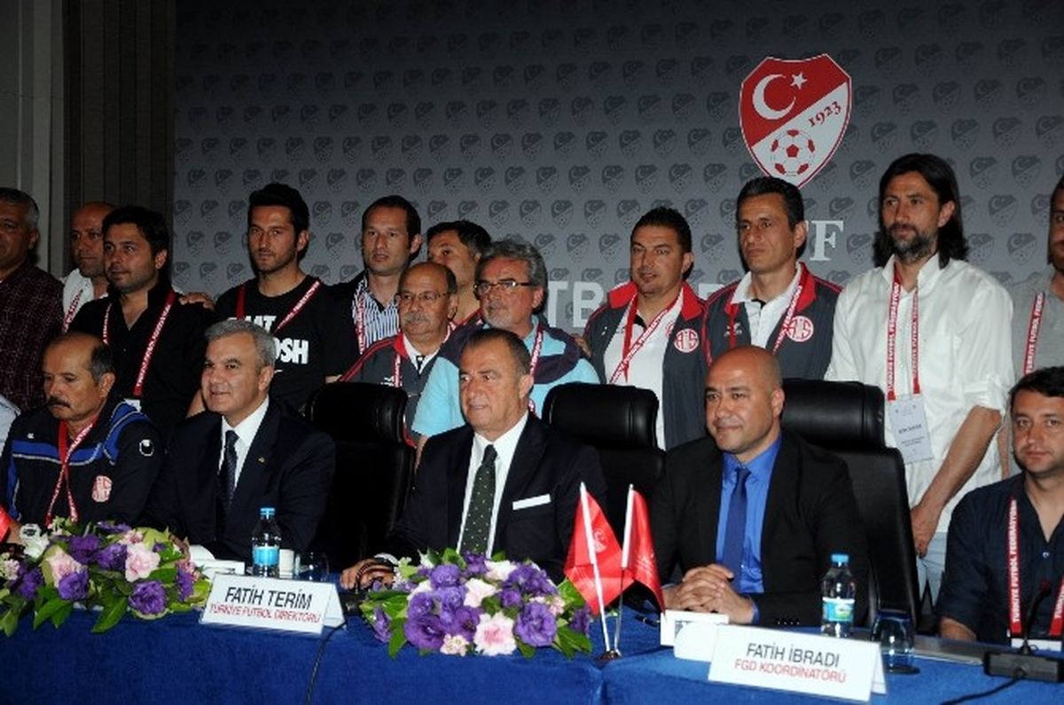 Fatih Terim\'le Futbol Buluşmalarının 4.\'sü Antalya\'da Yapıldı