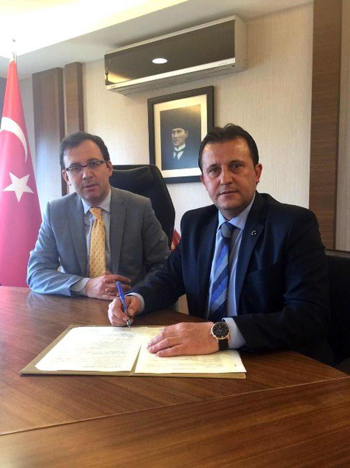 Menderes\'e Yapılacak Halı Sahalar İçin Önemli Adım