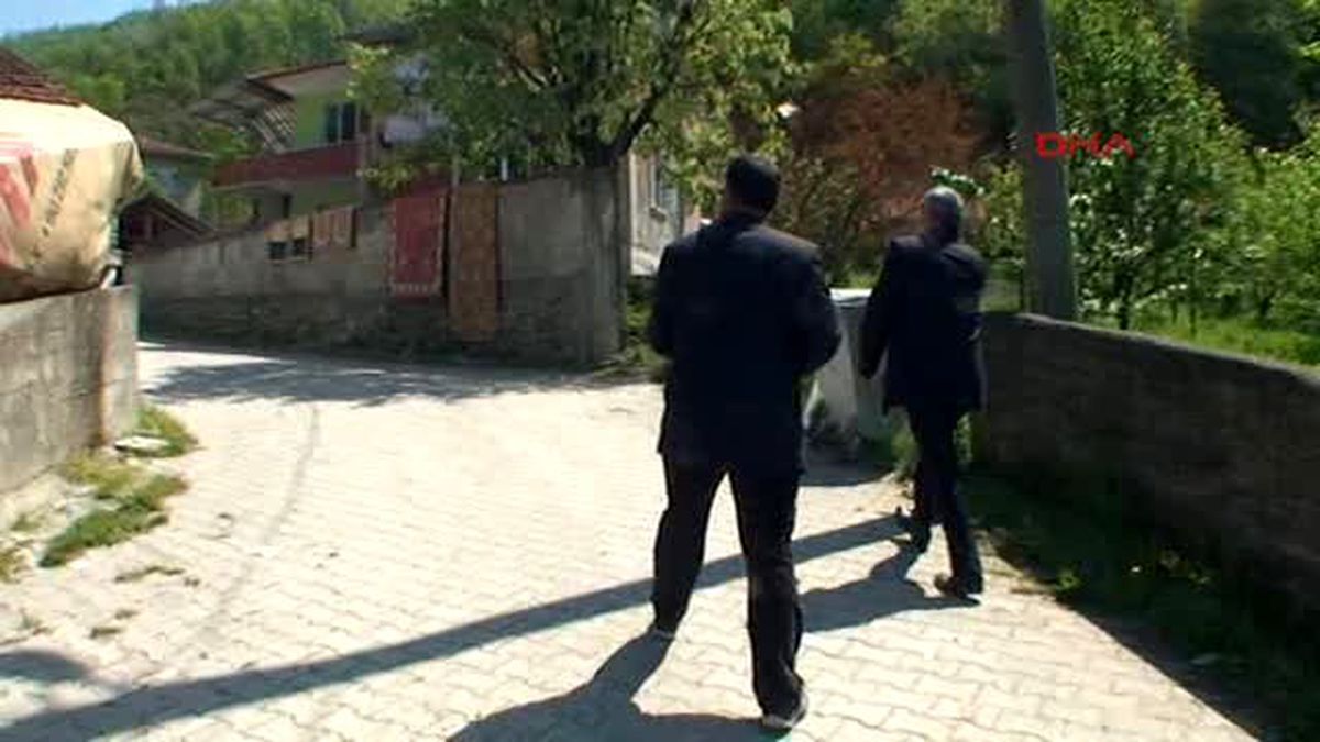 Sakarya 1975\'de Heyelan Nedeniyle Nakledilen Köye 40 Yıl Sonra İkinci Kez Nakil Tebligatı