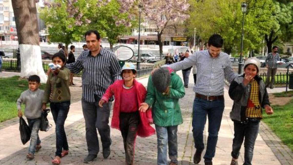 Suriyeli Dilencilere Polis Göz Açtırmıyor