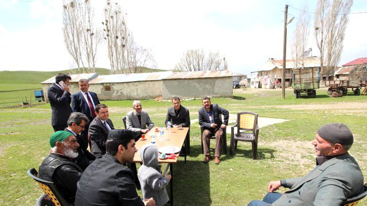 Vali Işın, Köy Ziyaretinde Bulundu