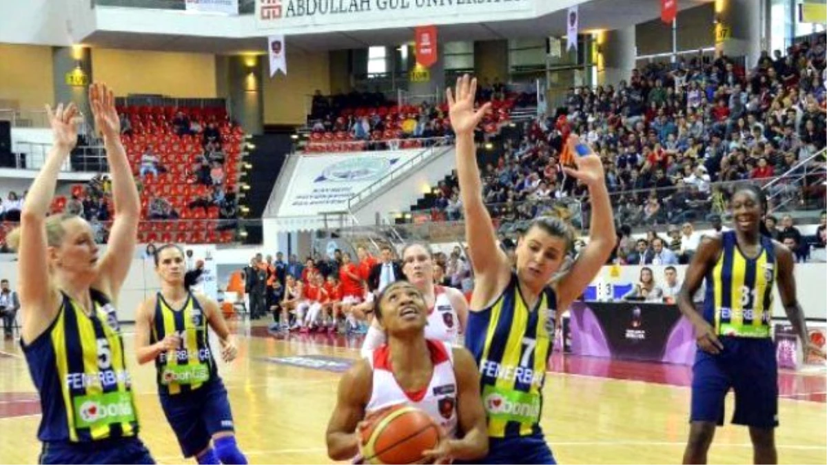 Agü Spor Fenerbahçe\'yi Yendi Finale Çıktı