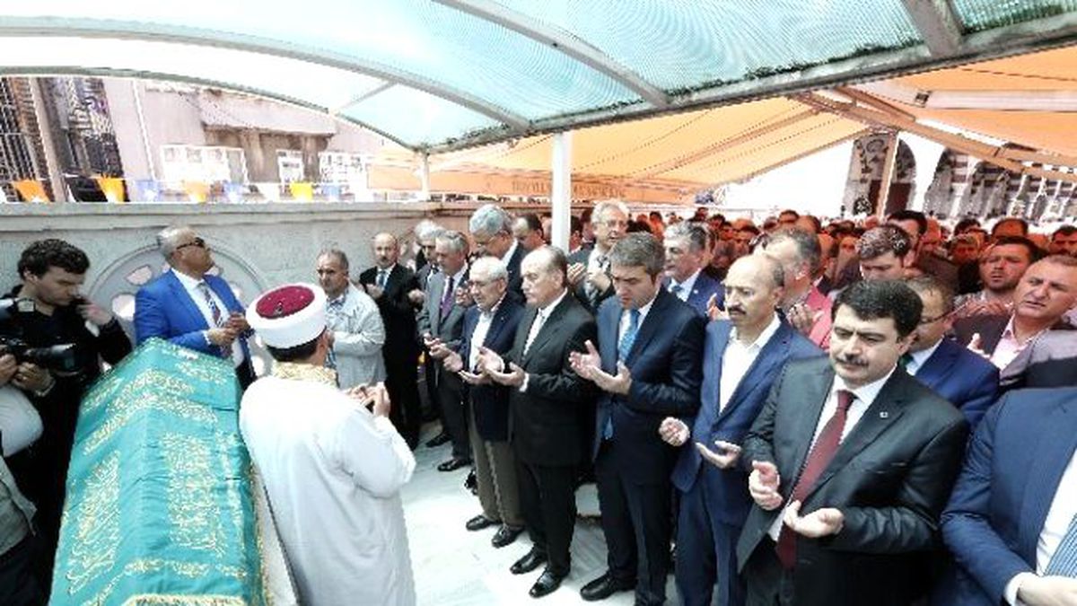 Başkan Altunay, Babasını Son Yolculuğuna Uğurladı